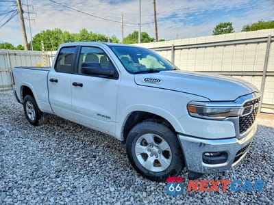 Czwarte zdjęcie samochodu z boku: 2025 RAM 1500 BIG HORN VIN:1C6RRFBGXSN705346 - miniatura