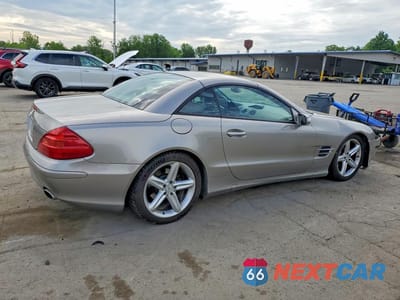 Trzecie zdjęcie samochodu z tyłu: 2005 MERCEDES-BENZ SL 500 VIN:WDBSK75F25F087301 - miniatura
