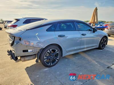 Trzecie zdjęcie samochodu z tyłu: 2021 KIA K5 GT LINE VIN:5XXG64J29MG077202 - miniatura