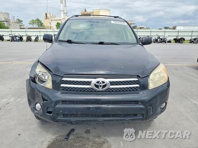 Piąte zdjęcie samochodu w środku: 2006 TOYOTA RAV4 LIMITED VIN:JTMBD31V566011039 - miniatura