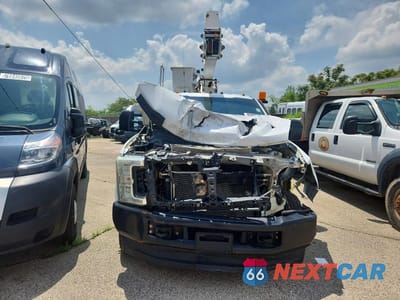 Piąte zdjęcie samochodu w środku: 2017 FORD F350 SUPER DUTY VIN:1FDRF3H67HDA04594 - miniatura