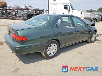 Trzecie zdjęcie samochodu z tyłu: 2000 TOYOTA CAMRY LE VIN:JT2BG22K1Y0506357 - miniatura