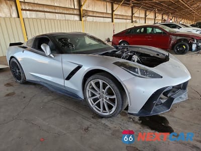 Czwarte zdjęcie samochodu z boku: 2016 CHEVROLET CORVETTE STINGRAY 1LT VIN:1G1YA2D7XG5107999 - miniatura