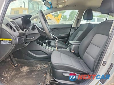 Zdjęcie 7 z 12 samochodu: 2014 KIA FORTE LX VIN:KNAFX4A62E5145659 - miniatura