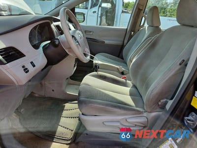 Zdjęcie 7 z 13 samochodu: 2011 TOYOTA SIENNA BASE 7-PASSENGER VIN:5TDKA3DC5BS006467 - miniatura