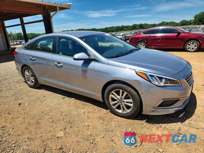 Czwarte zdjęcie samochodu z boku: 2016 HYUNDAI SONATA SE VIN:5NPE24AF2GH383656 - miniatura