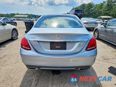 Zdjęcie 6 z 12 samochodu: 2015 MERCEDES-BENZ C 300 4MATIC VIN:55SWF4KB9FU063329 - miniatura