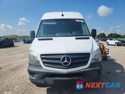 Piąte zdjęcie samochodu w środku: 2018 MERCEDES-BENZ SPRINTER 2500 DELIVERY VAN VIN:WD3PE8CD2JP588399 - miniatura