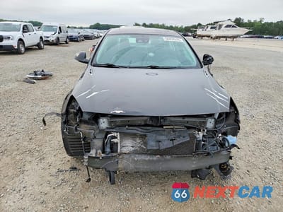 Piąte zdjęcie samochodu w środku: 2014 BUICK REGAL PREMIUM VIN:2G4GR5GX4E9180600 - miniatura