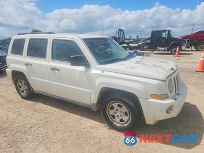 Czwarte zdjęcie samochodu z boku: 2009 JEEP PATRIOT SPORT VIN:1J4FT28B59D139785 - miniatura