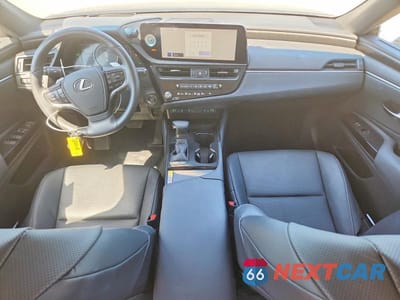 Zdjęcie 8 z 12 samochodu: 2025 LEXUS ES 300H BASE VIN:58ADA1C10SU066122 - miniatura