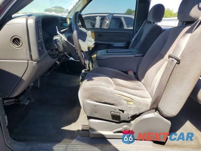 Zdjęcie 7 z 13 samochodu: 2003 GMC NEW SIERRA K1500 VIN:2GTEK19T231289278 - miniatura