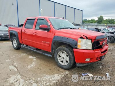 Czwarte zdjęcie samochodu z boku: 2011 CHEVROLET SILVERADO K1500 LT VIN:3GCPKSE37BG372635 - miniatura
