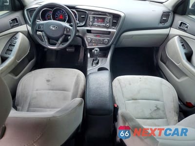 Zdjęcie 8 z 13 samochodu: 2013 KIA OPTIMA LX VIN:5XXGM4A79DG209022 - miniatura