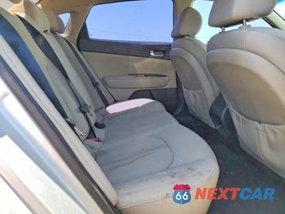 Zdjęcie 10 z 12 samochodu: 2016 KIA OPTIMA LX VIN:5XXGT4L37GG021200 - miniatura