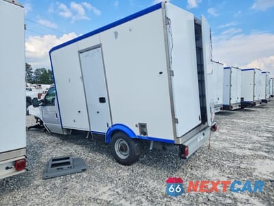 Drugie zdjęcie samochodu z przodu: 2023 FORD ECONOLINE E350 SUPER DUTY CUTAWAY VAN VIN:1FDWE3FK4PDD24976 - miniatura