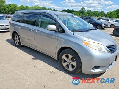 Czwarte zdjęcie samochodu z boku: 2011 TOYOTA SIENNA LE VIN:5TDKK3DC2BS171079 - miniatura