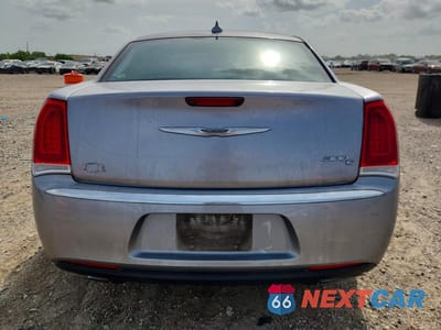 Zdjęcie 6 z 12 samochodu: 2016 CHRYSLER 300C VIN:2C3CCAEG9GH212230 - miniatura