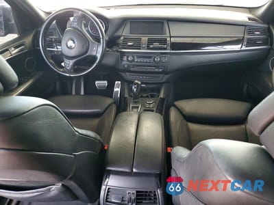 Zdjęcie 8 z 12 samochodu: 2012 BMW X5 M VIN:5YMGY0C54CLK27359 - miniatura