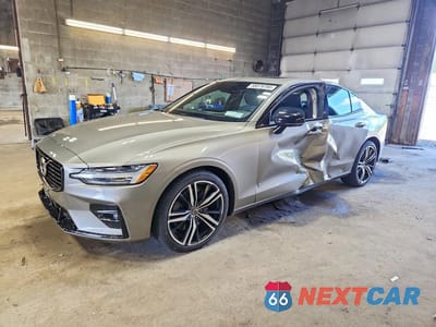 2021 VOLVO S60 T6 R-DESIGN 7JRA22TM5MG095307 - główne zdjęcie licytacji z USA - miniatura