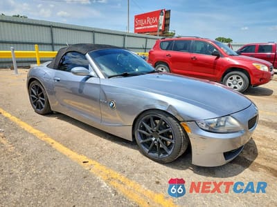 Czwarte zdjęcie samochodu z boku: 2007 BMW Z4 3.0SI VIN:4USBU53577LX02580 - miniatura