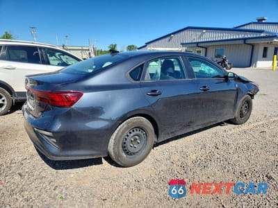 Trzecie zdjęcie samochodu z tyłu: 2020 KIA FORTE FE VIN:3KPF24AD5LE174199 - miniatura