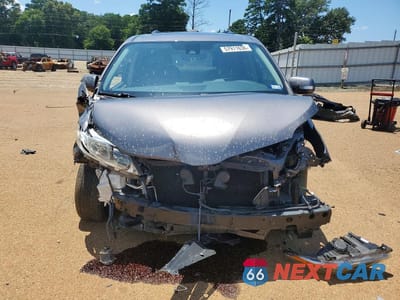 Piąte zdjęcie samochodu w środku: 2018 TOYOTA SIENNA LIMITED 7-PASSENGER VIN:5TDYZ3DC5JS931106 - miniatura