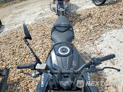 Piąte zdjęcie samochodu w środku: 2026 SUZUKI GSX800 R VIN:JS1EM11B8T7100272 - miniatura