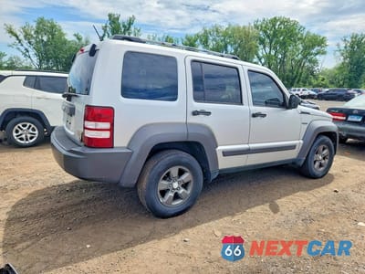 Trzecie zdjęcie samochodu z tyłu: 2010 JEEP LIBERTY RENEGADE VIN:1J4PN3GK1AW159062 - miniatura