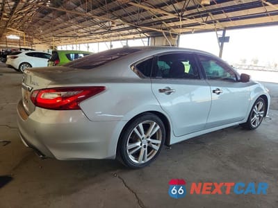 Trzecie zdjęcie samochodu z tyłu: 2017 NISSAN ALTIMA 3.5 SL VIN:1N4BL3AP9HC195691 - miniatura