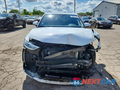 Piąte zdjęcie samochodu w środku: 2024 AUDI Q3 PREMIUM S LINE 45 VIN:WA1DECF39R1208952 - miniatura