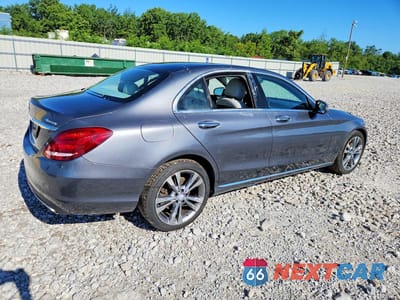 Trzecie zdjęcie samochodu z tyłu: 2017 MERCEDES-BENZ C 300 4MATIC VIN:55SWF4KB7HU182399 - miniatura