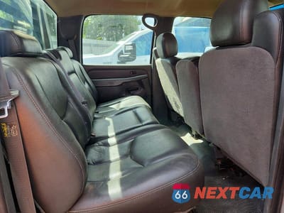 Zdjęcie 10 z 12 samochodu: 2005 CHEVROLET SILVERADO K2500 HEAVY DUTY VIN:1GCHK23215F960020 - miniatura