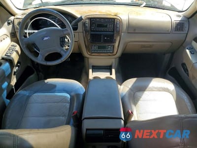 Zdjęcie 8 z 13 samochodu: 2002 FORD EXPLORER EDDIE BAUER VIN:1FMDU74W82UD66177 - miniatura