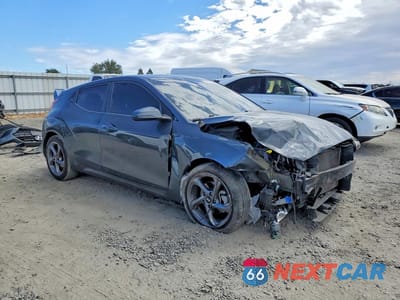 Czwarte zdjęcie samochodu z boku: 2020 HYUNDAI VELOSTER 2.0L VIN:KMHTG6AF2LU027241 - miniatura