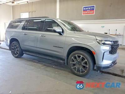 Czwarte zdjęcie samochodu z boku: 2024 CHEVROLET SUBURBAN K1500 RST VIN:1GNSKEKT0RR134501 - miniatura