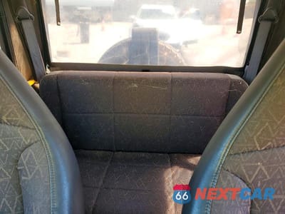 Zdjęcie 10 z 13 samochodu: 2001 JEEP WRANGLER / TJ SPORT VIN:1J4FA49S51P325149 - miniatura