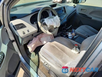 Zdjęcie 8 z 13 samochodu: 2013 TOYOTA SIENNA LE VIN:5TDKK3DC5DS378939 - miniatura