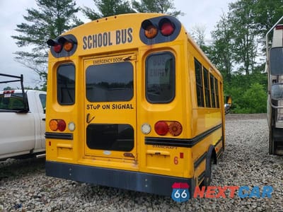 Czwarte zdjęcie samochodu z boku: 2012 CHEVROLET EXPRESS G3 - SCHOOL BUS VIN:1GB3G2BG2C1136860 - miniatura
