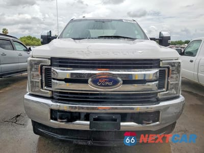 Piąte zdjęcie samochodu w środku: 2019 FORD F250 SUPER DUTY VIN:1FT7W2BT6KEE65517 - miniatura