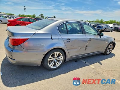 Trzecie zdjęcie samochodu z tyłu: 2010 BMW 528 I VIN:WBANU5C59AC126126 - miniatura