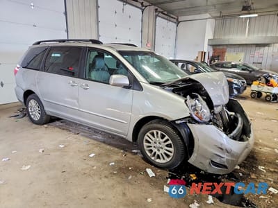 Czwarte zdjęcie samochodu z boku: 2010 TOYOTA SIENNA XLE VIN:5TDDK4CCXAS033790 - miniatura