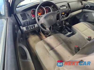 Zdjęcie 8 z 12 samochodu: 2010 TOYOTA TACOMA VIN:5TENX4CN1AZ707867 - miniatura