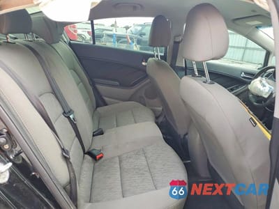 Zdjęcie 10 z 13 samochodu: 2015 KIA FORTE LX VIN:KNAFK4A60F5292448 - miniatura