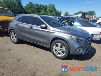 Czwarte zdjęcie samochodu z boku: 2018 MERCEDES-BENZ GLA 250 4MATIC VIN:WDCTG4GB4JJ373720 - miniatura