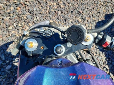Zdjęcie 7 z 9 samochodu: 2005 YAMAHA YZFR1 VIN:JYARN13E05A011261 - miniatura