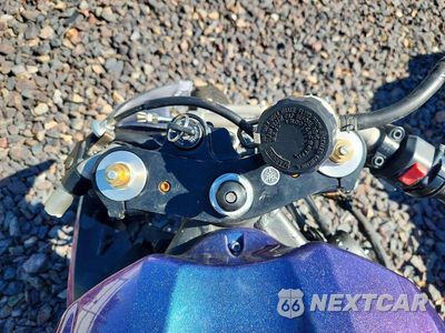 Zdjęcie 7 z 9 samochodu: 2005 YAMAHA YZFR1 VIN:JYARN13E05A011261 - miniatura