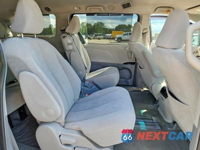 Zdjęcie 11 z 14 samochodu: 2013 TOYOTA SIENNA CAR VIN:5TDKK3DCXDS388351 - miniatura