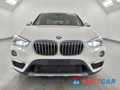 Piąte zdjęcie samochodu w środku: 2018 BMW X1 XDRIVE28I VIN:WBXHT3C31J5L24535 - miniatura