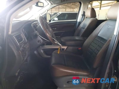 Zdjęcie 7 z 12 samochodu: 2017 NISSAN TITAN XD PLATINUM RESERVE VIN:1N6BA1F47HN564228 - miniatura